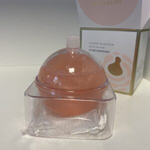 Кулька для вмивання з екстрактом вишні,яблока Cherry Blossom With Water Cleansing Ball 100g