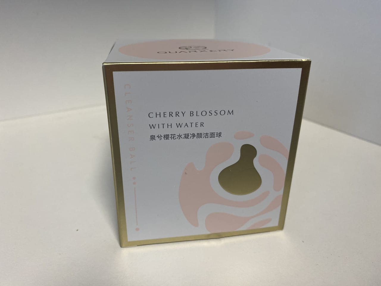 Кулька для вмивання з екстрактом вишні,яблока Cherry Blossom With Water Cleansing Ball 100g – фото 3
