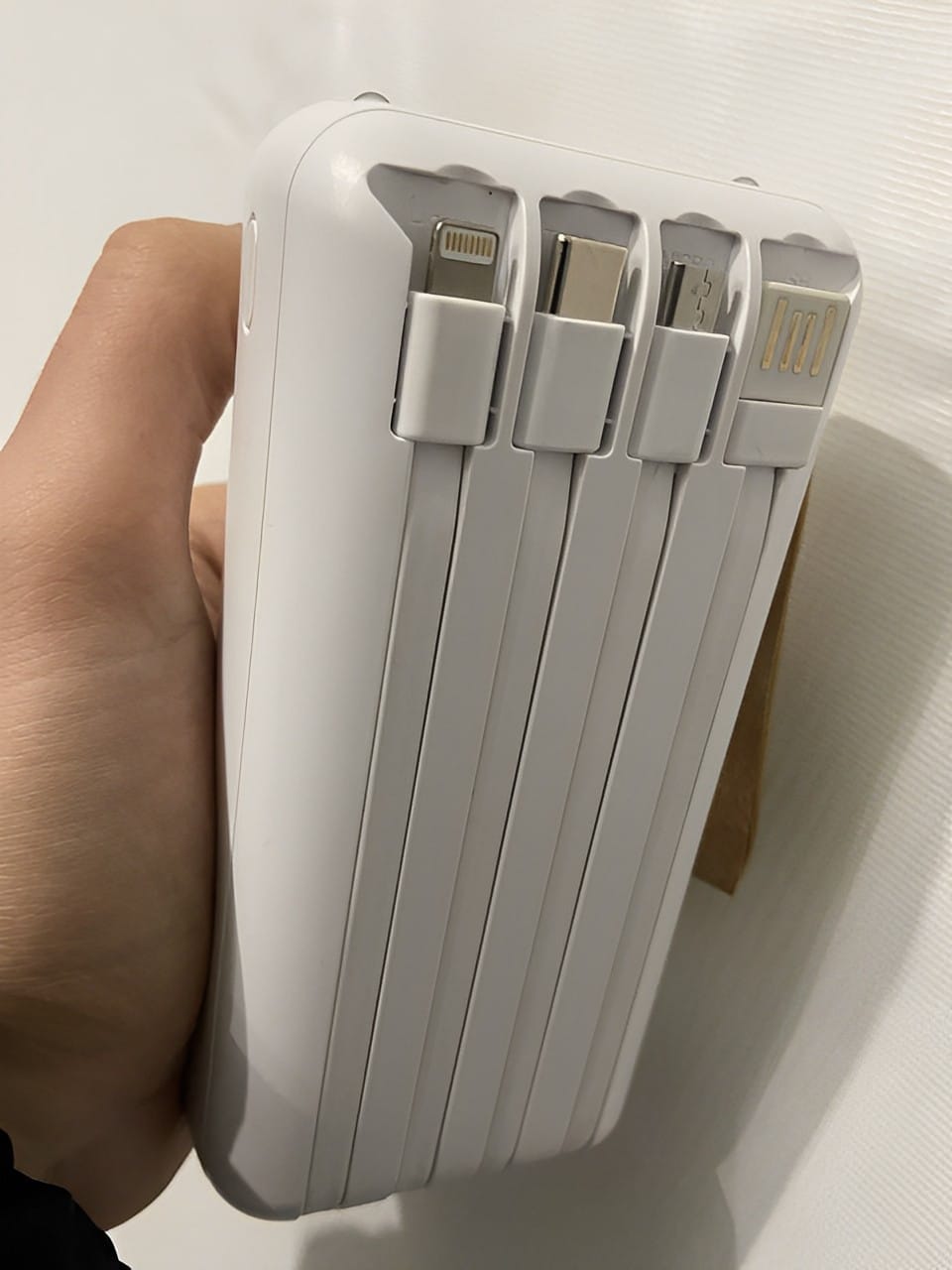 Повербанк Viaking 30000 mAh із сонячною панеллю, 4 кабелі, Портативний зарядний пристрій – фото 3