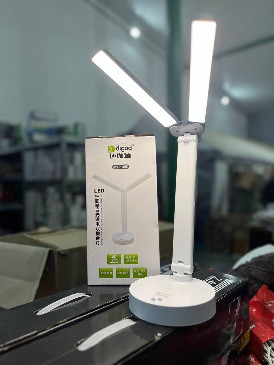 Настільна LED-лампа потужністю 10W і батареєю 3000 mAh. 1960 – фото 1