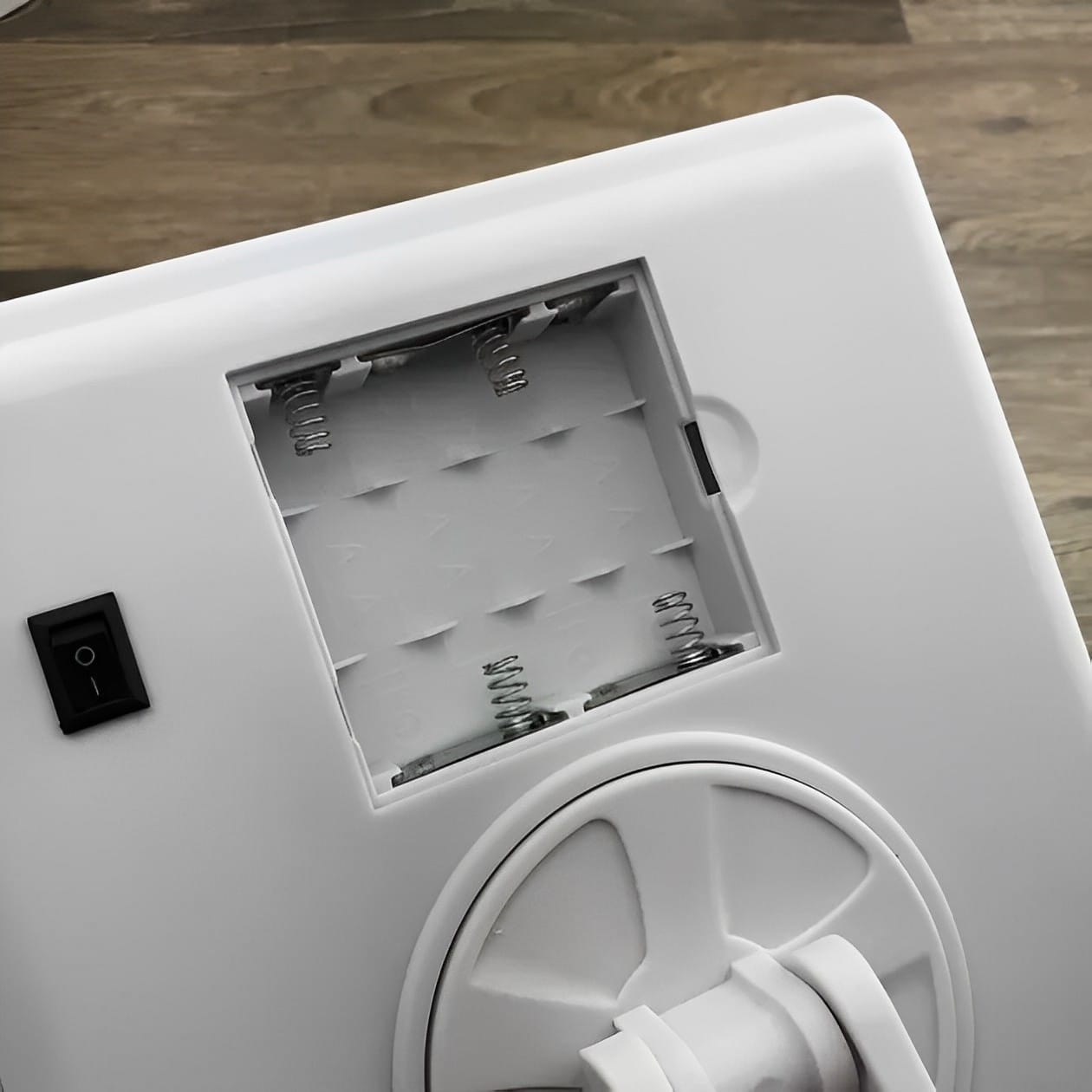 Компактне дзеркало з підсвіткою для макіяжу MCH Cosmetie Mirror 360 Rotation Angel з LED-підсвіткою для дому – фото 3