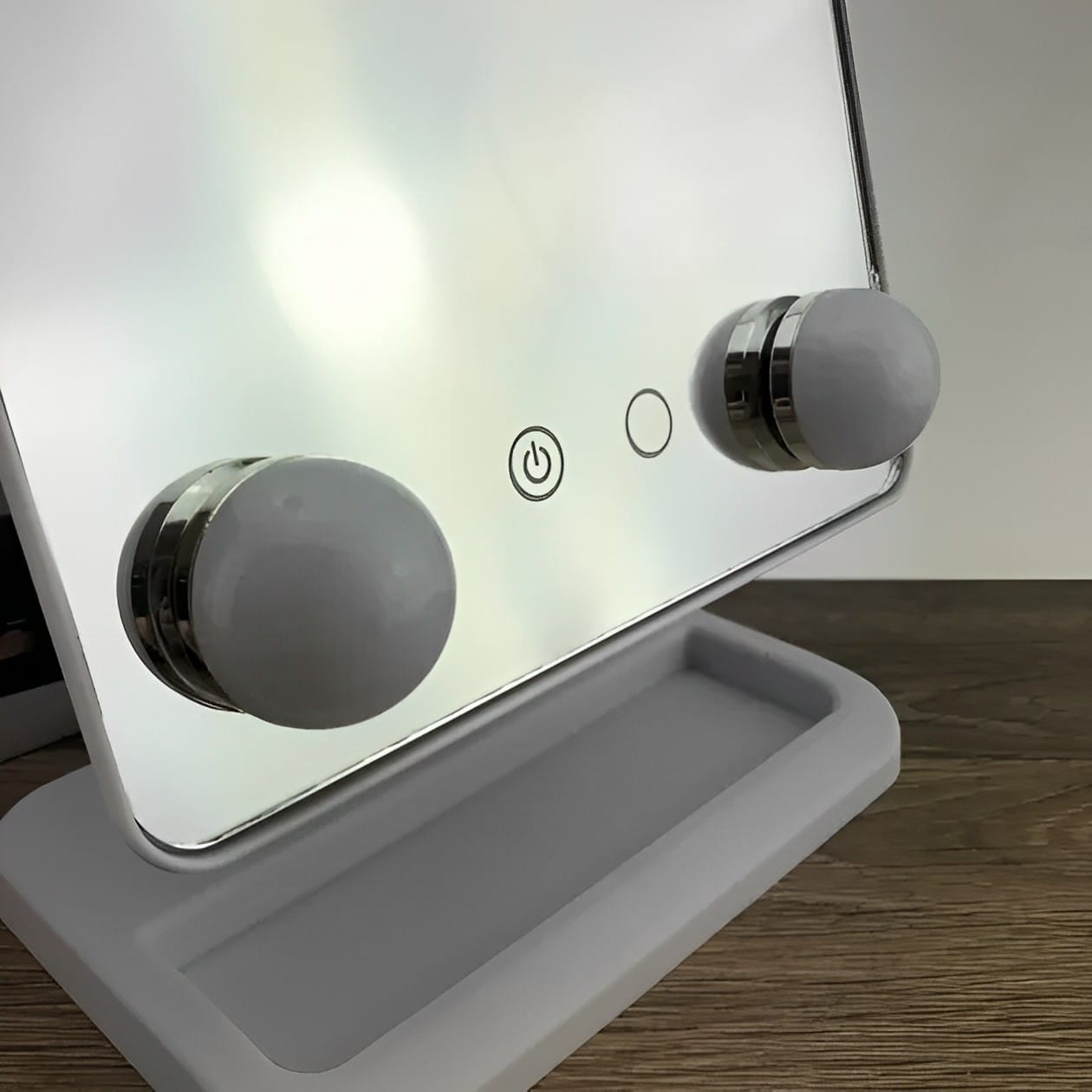 Компактне дзеркало з підсвіткою для макіяжу MCH Cosmetie Mirror 360 Rotation Angel з LED-підсвіткою для дому – фото 7