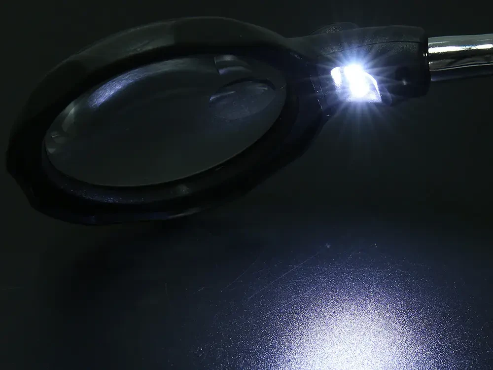 Лупа Третя рука EL-16126A з LED-підсвіткою. Настільна лупа 3.5 X 12X з кліпсою – фото 3
