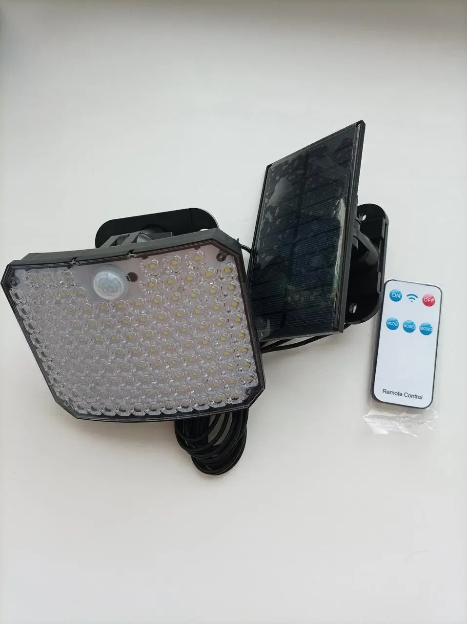 Світильник на сонячній батареї з датчиком руху Solar wall lamp BL-104-SMD – фото 3