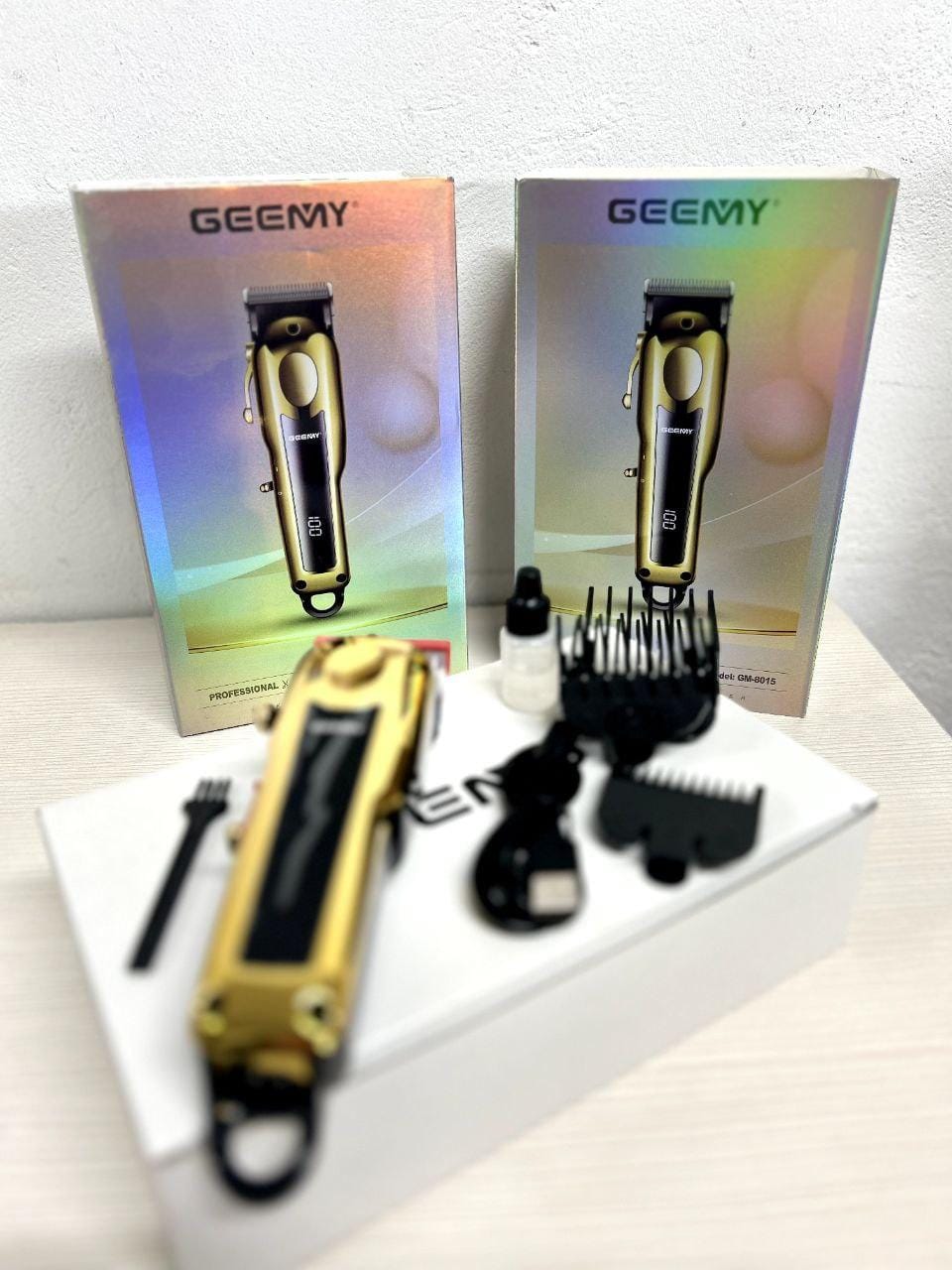 Машинка для стриження волосся Geemy GM-8015 вібраційна з насадками 3-6-10-13 мм – фото 1