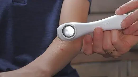 Вібромасажер проти укусів, подразнення комах, комарів, бджіл, STING DOCTOR SaleMarket – фото 1