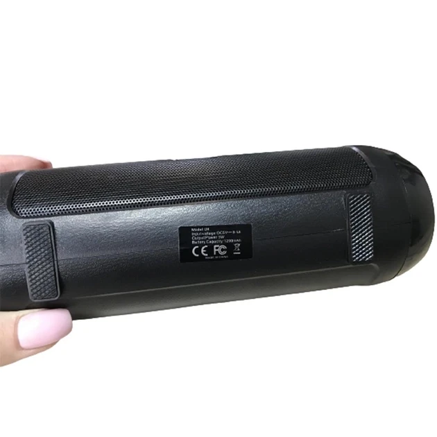 Портативна переносна Bluetooth колонка XM-U6 з ліхтариком і FM радіо – фото 3