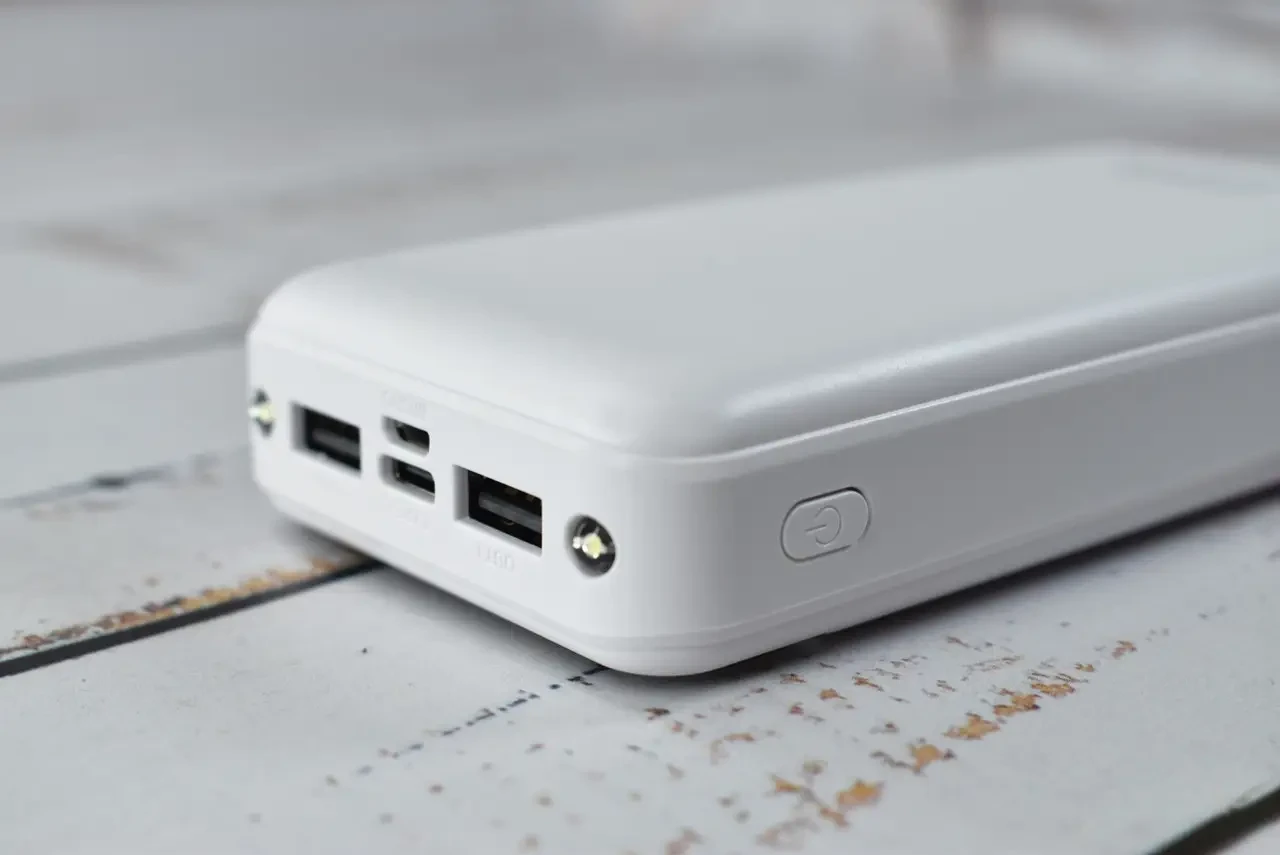 Power Bank Smart Intelligent Fast Charging KJ-P16 зарядний пристрій 50000mAh Білий – фото 2