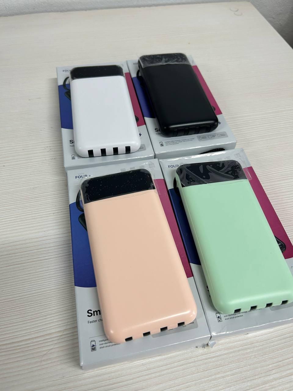 Повербанк із вбудованими кабелями KT T51X 10000mAh Персиковий – фото 3