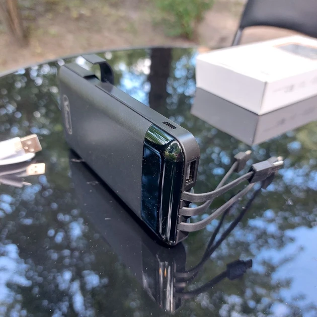 Павербанк 5000 mAh вбудовані кабелі USB, micro USB, Type-C, Lightning з Підставкою для телефона, Портативна – фото 7