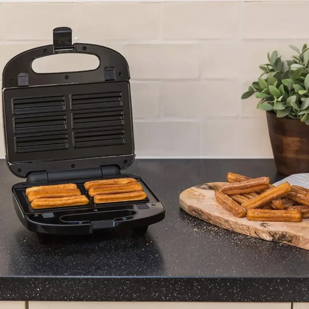 Мультимейкер Сендвічниця зі знімними формами 6 в 1 Opera OP-909 на 2500 Вт – фото 1