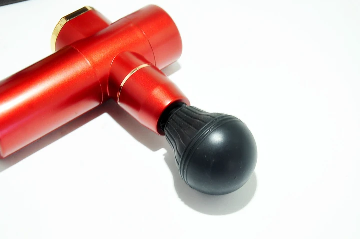 Портативний ручний масажер пістолет для тіла Fascial Gun Mini Red – фото 5