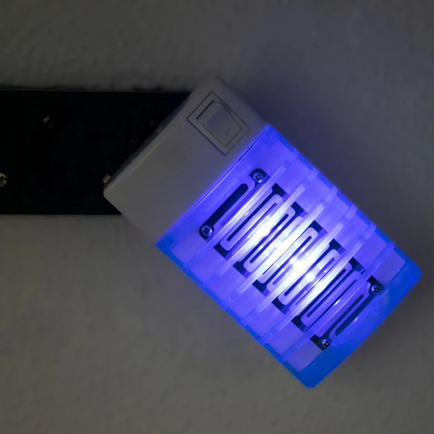 Лампа від комарів Night Lamp Біло Блакитна антимоскітна електрична пастка комах від мережі – фото 4