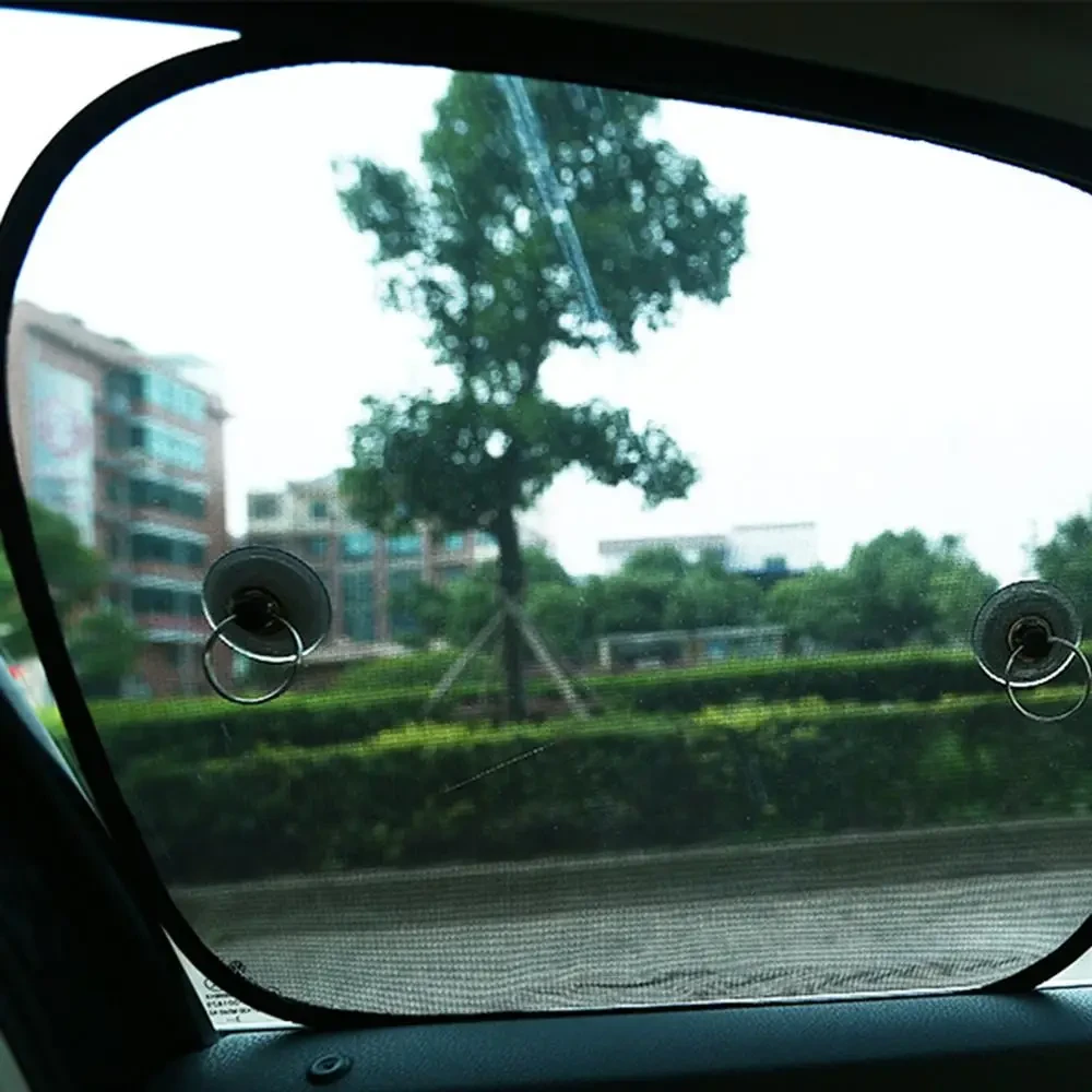 Автомобільна сонцезахисна шторка на присосках – фото 1