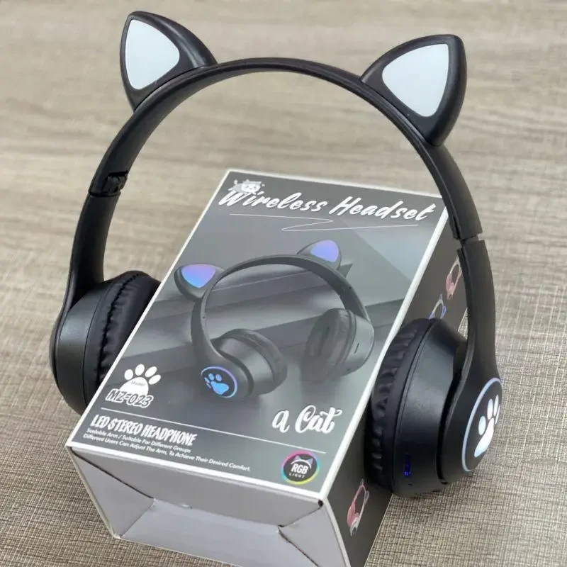Бездротові навушники з котячими вушками та RGB-підсвіткою FM-радіо, micro SD Cat MZ-023 Чорні – фото 4
