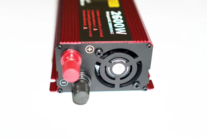 Перетворювач напруги інвертор Eryuan 2600W LCD DC/AC 12V-220V з чистою синусоїдою і вольтметром – фото 4