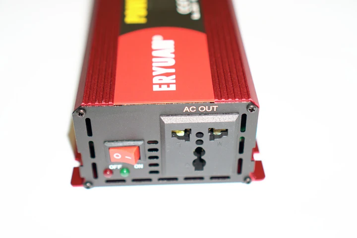 Перетворювач напруги інвертор Eryuan 2600W LCD DC/AC 12V-220V з чистою синусоїдою і вольтметром – фото 5