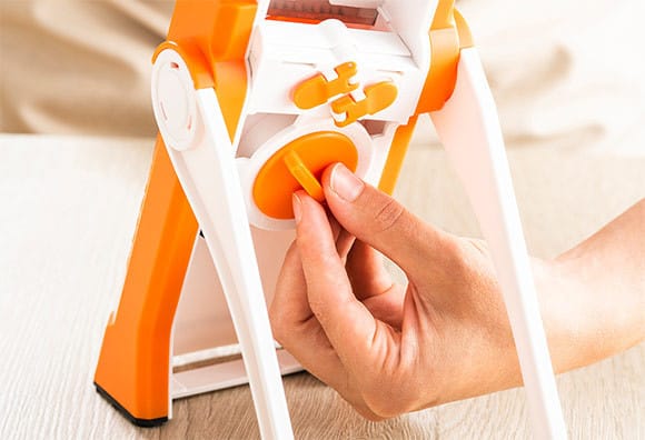 Мультислайсер тертка для овочів Brava Spring Slicer 9462 – фото 1