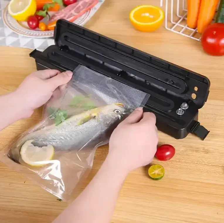 Вакуумний пакувальник для кухні чорний Вакууматор побутовий vacuum sealer Продуктовий вакуумний пакувальник для дому – фото 3