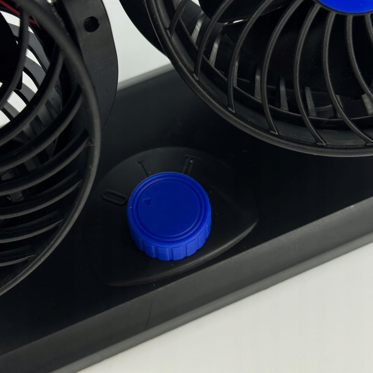 Автомобільний вентилятор CAR SMALL FAN 12 V F30 Подвійний вентилятор на панель приладів 12 В – фото 4