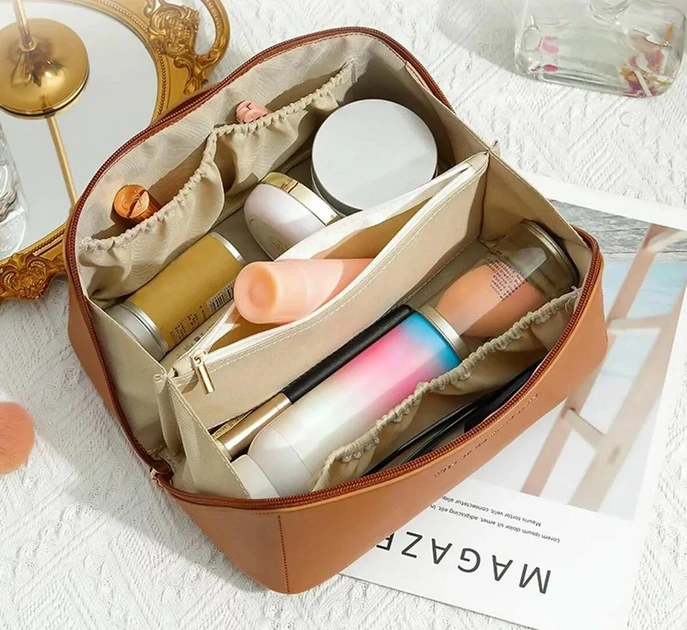 Містка косметичка з діагональною застібкою CosmyCase, коричнева – фото 5