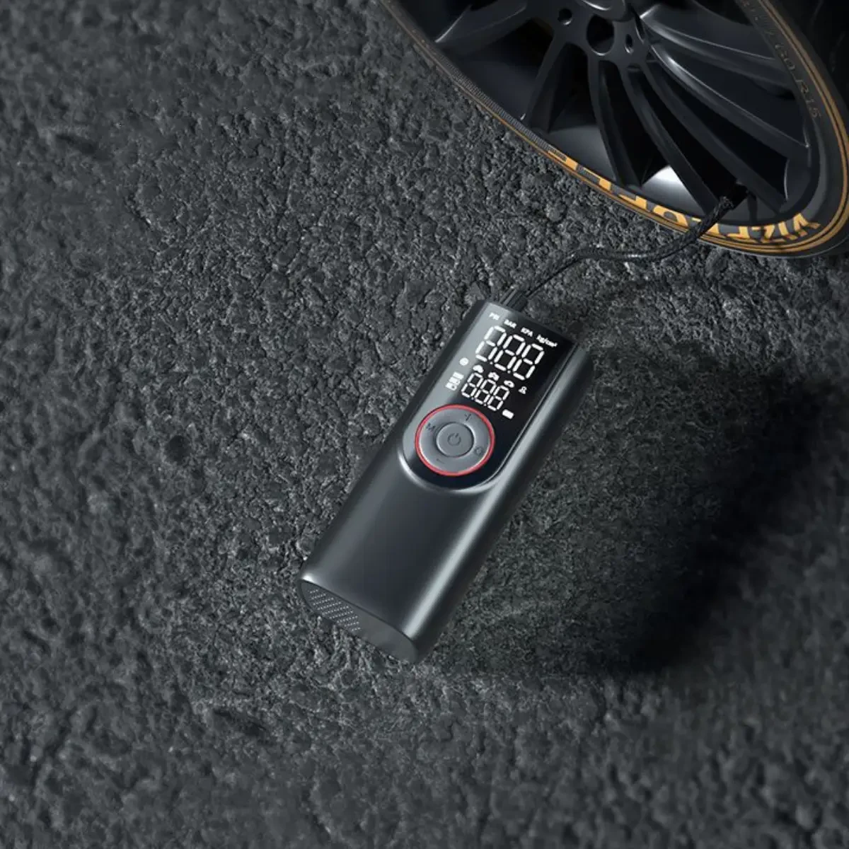 Портативний компресор із цифровим дисплеєм, LED-ліхтариком і набором насадок ATJ-9566 3х2000mAh