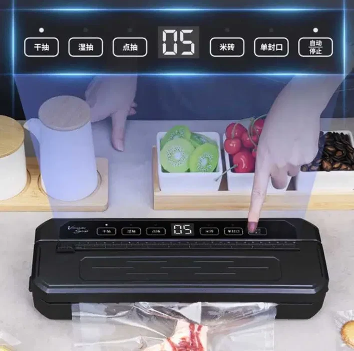 Вакуумний пакувальник Food Vacuum Sealer 65 кПа з різаком і пакетами, чорний
