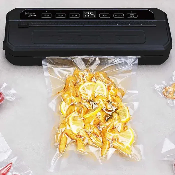 Вакуумний пакувальник Food Vacuum Sealer 65 кПа з різаком і пакетами, чорний