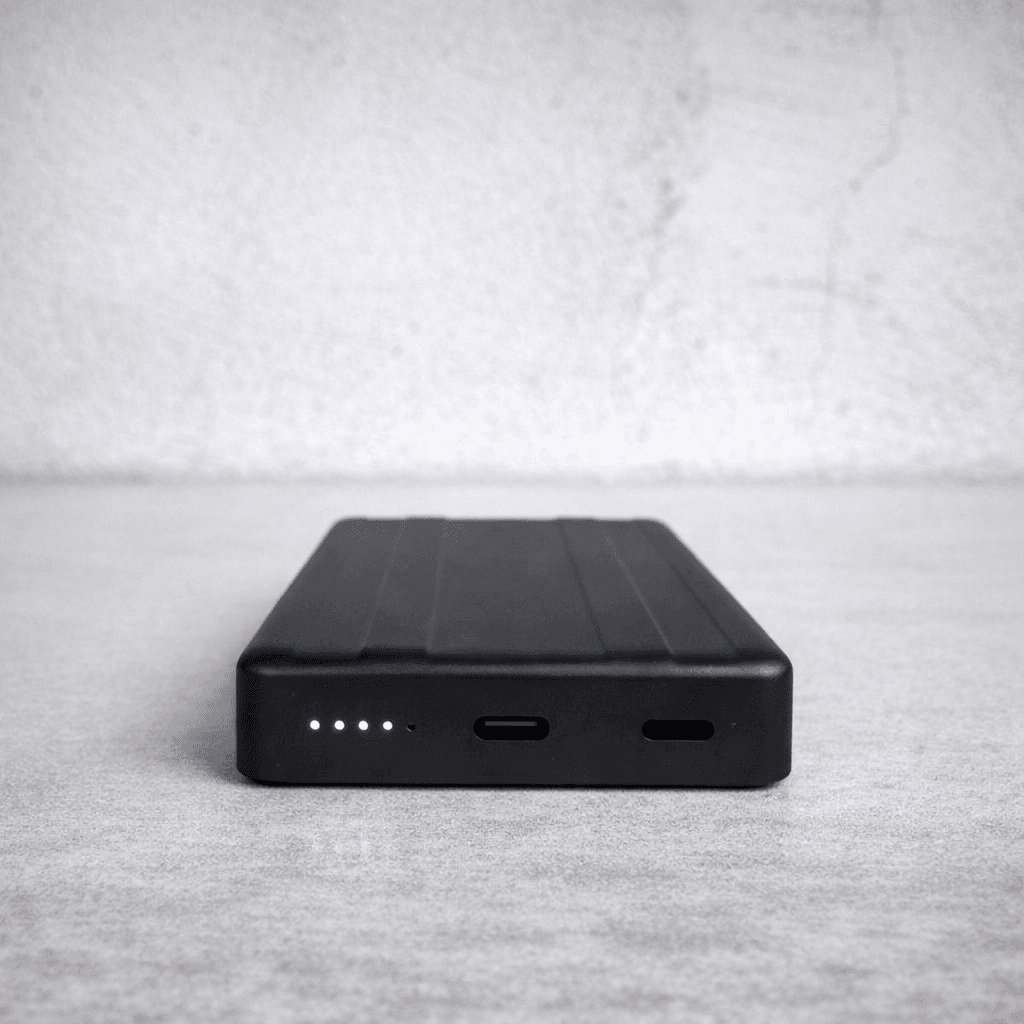 Power Bank King Power WPG-104 Magnetic 10000 mAh з бездротовою зарядкою MagSafe та швидкою зарядкою QC 3.0 / PD 22.5W