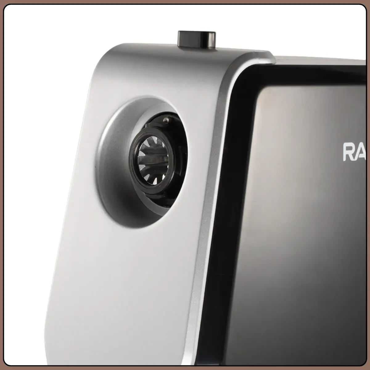 Електрична м’ясорубка з насадками для фаршу, ковбаси та кебе RAF R.3374 1000W