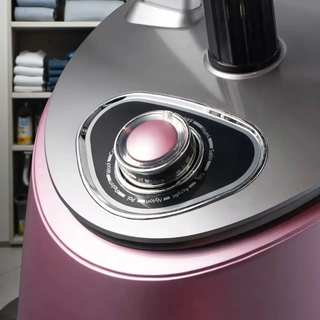 Вертикальний відпарювач із прасувальною дошкою і телескопічної стійкої RAF R.3048R 2000 Вт Рожевий