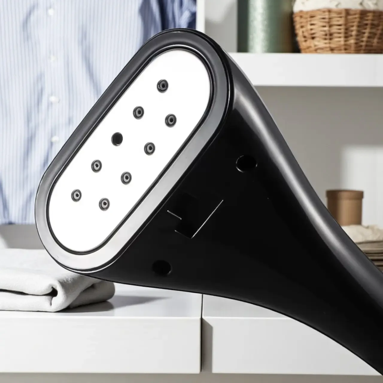 Вертикальний відпарювач із прасувальною дошкою і телескопічної стійкої RAF R.3048R 2000 Вт Рожевий