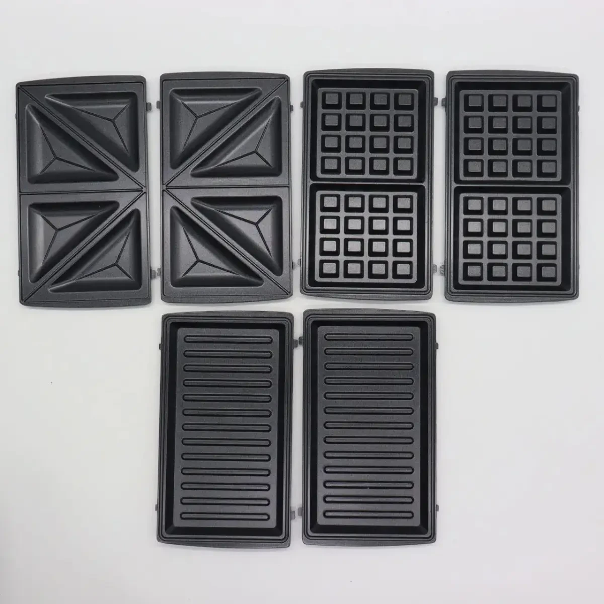 Сендвічниця 4 в 1 750Вт зі змінними формами BITEK BT-2689 гриль, горішниця, вафельниця Гриль для сэндвичей