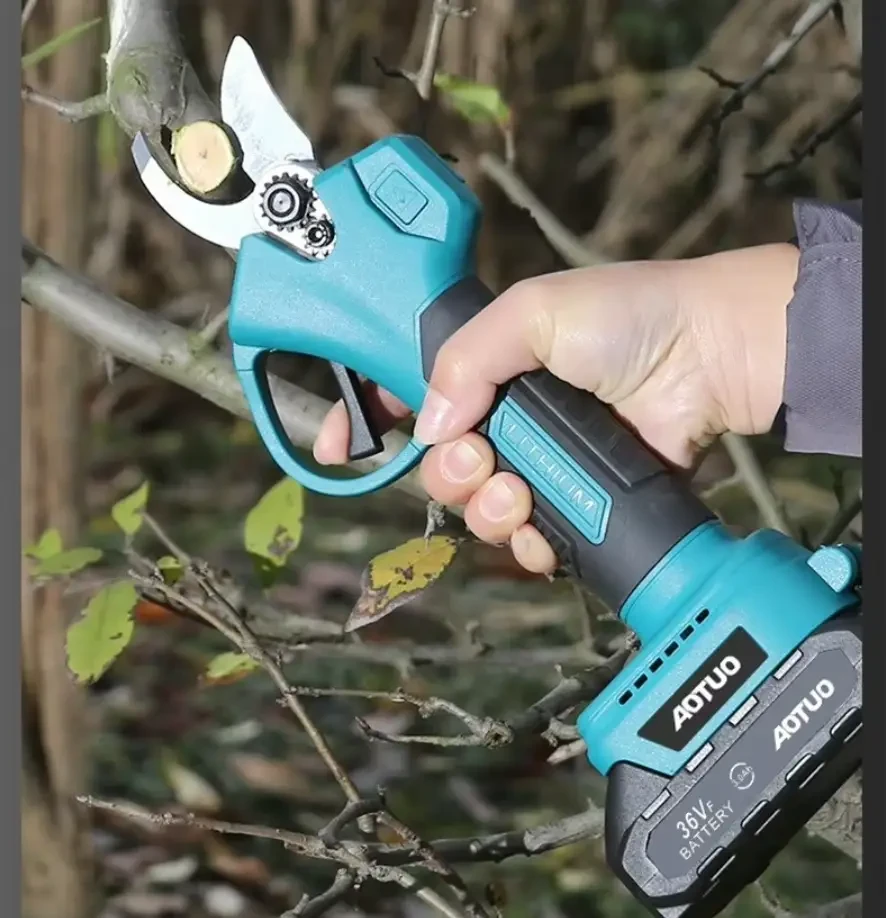 Акумуляторний набір 3в1 AUTOO секатор + міні-пила + телескопічний висоторіз до 2 м, 36V, 2 акумулятори, садовий інструмент
