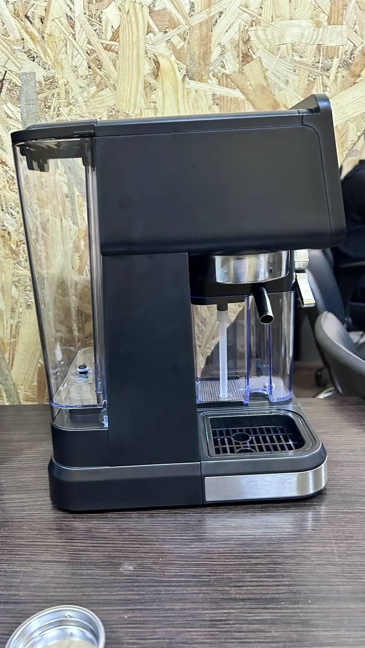 Автоматична кавомашина Lynberg Cafe Lux 20K LB5803 20 бар, 3000Вт з сенсорним керуванням
